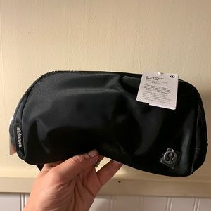 Lululemon Everywhere Belt Bag NWT